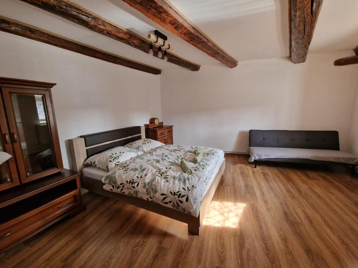 Apartman Velicka Vinaren Poprad Bagian luar foto